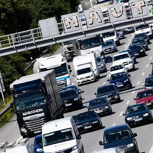 Auf der A1 droht am Freitag in Richtung Süden Stau (Archivild).