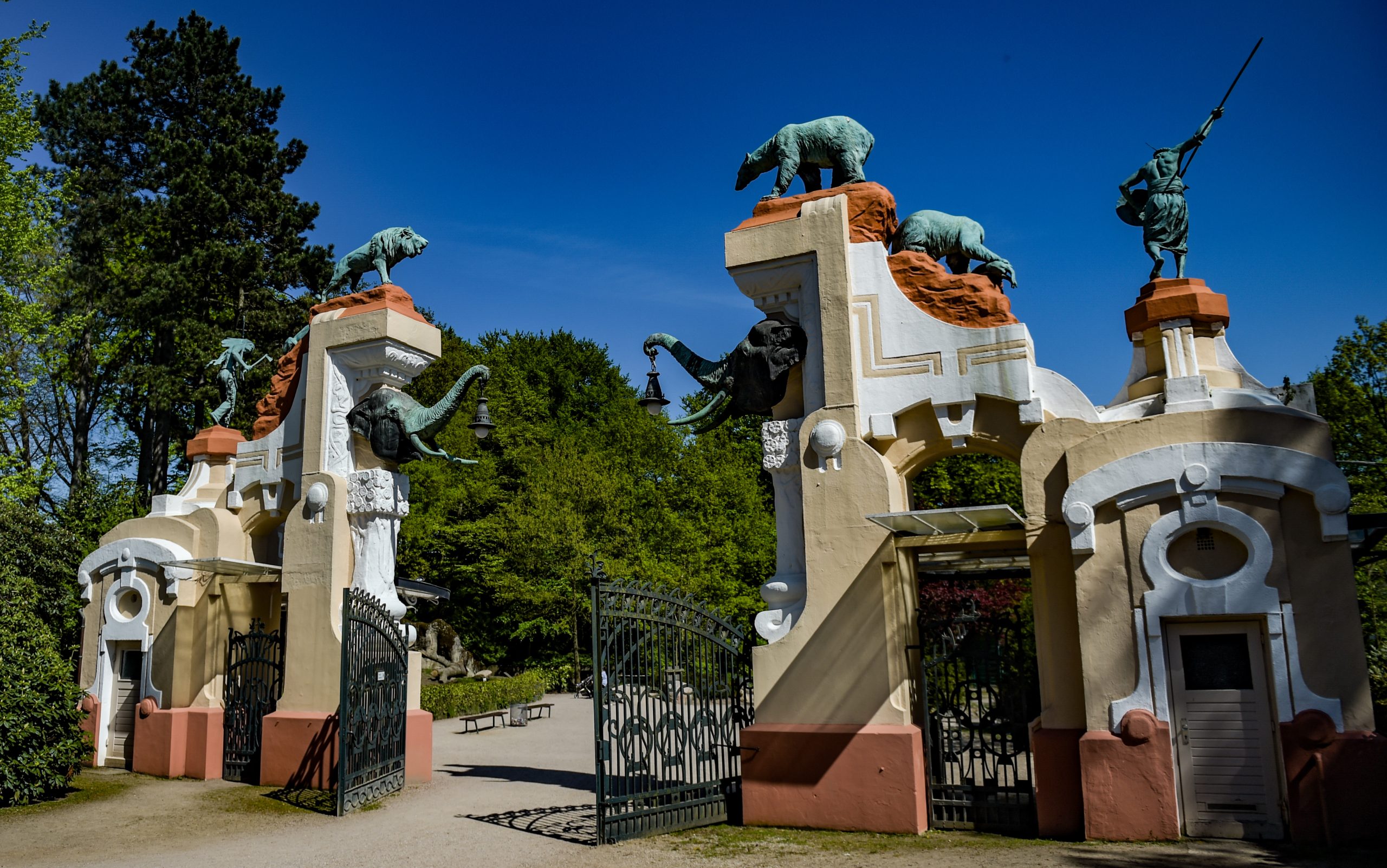 Das alte Eingangstor zum Tierpark Hagenbeck