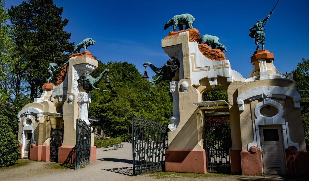 Das alte Eingangstor zum Tierpark Hagenbeck