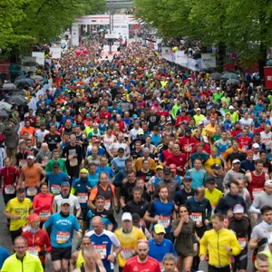 Teilnehmende beim 34. Hamburg Marathon