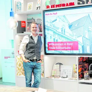 Christian Schley in seiner Haspa-Filiale