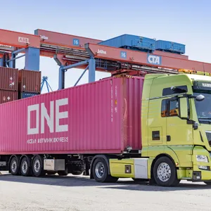 Im Hamburger Hafen fahren jetzt testweise autonome Lkw.
