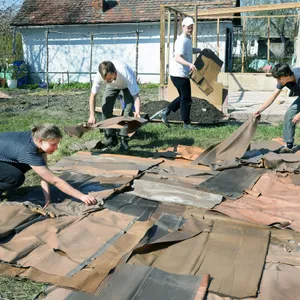 Beim Hobbygärtner in der prallen Sonne muss man aufpassen, denn das Hautkrebsrisiko steigt. (Symbolbild)