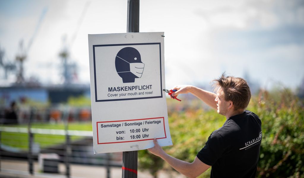 Hamburg hebt die Maskenpflicht im Freien auf. (Symbolbild)