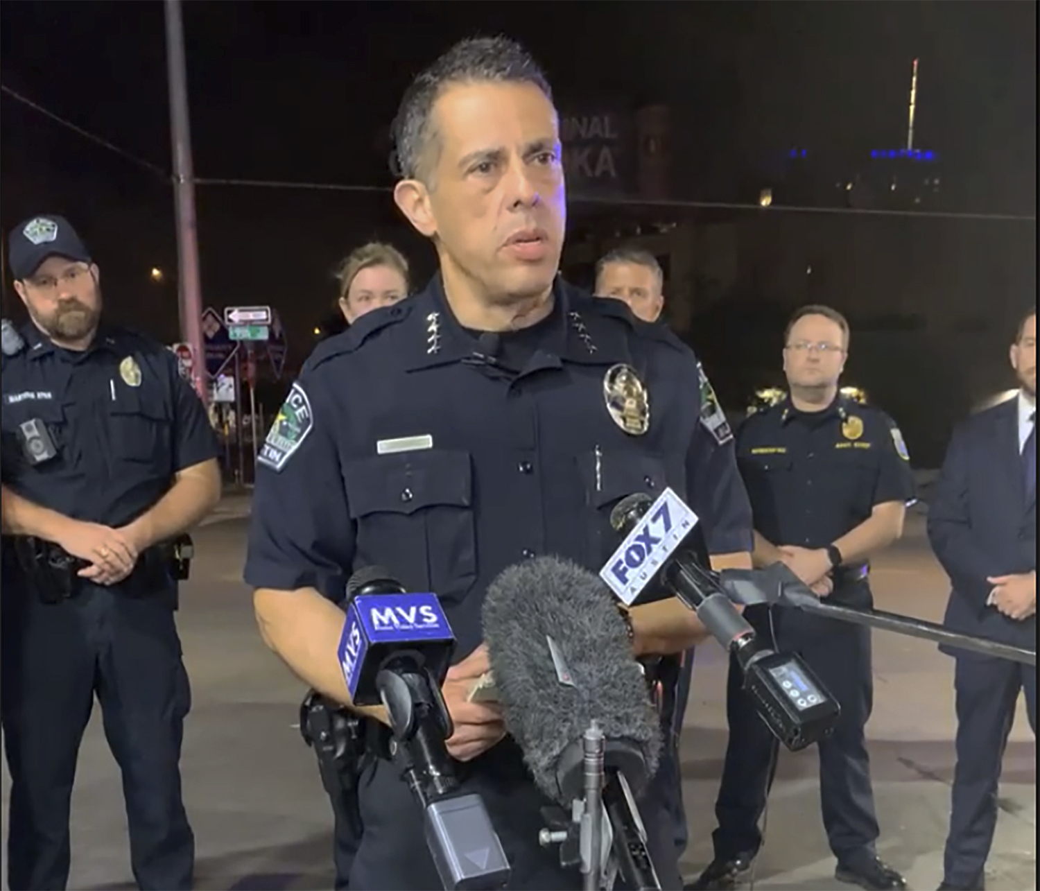 Der Polizeichef der Polizei-Dienststelle Austin spricht über den Vorfall.
