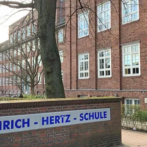 Die Heinrich-Hertz-Schule am Grasweg in Winterhude.