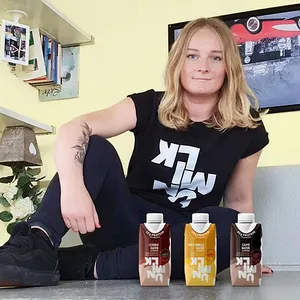 Die Hamburgerin Jennifer Schäfer (29) hat eine vegane Alternative zu Protein-Drinks auf den Markt gebracht.