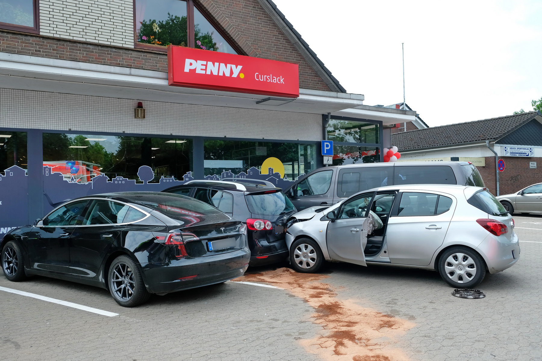 Hamburg Unfall Penny Parkplatz