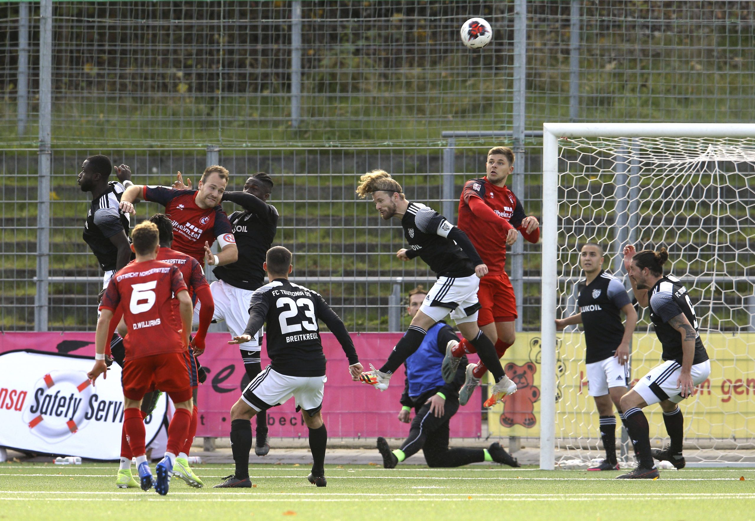 Jan Lüneburg köpft den Norderstedt-Sieg im letzten Duell mit Teutonia 05