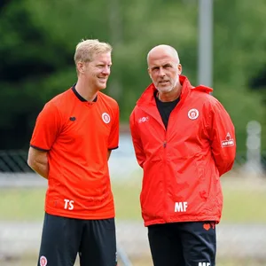 Timo Schultz (l.) und Michael Frontzeck