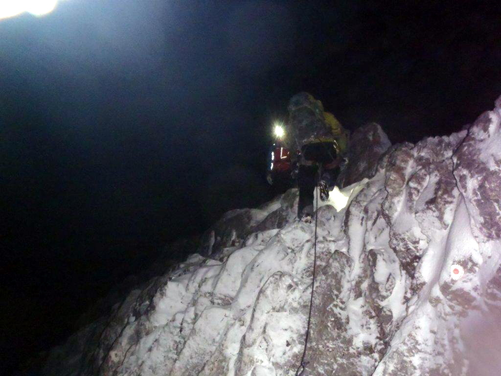 Rettungskräfte suchen Bergsteiger