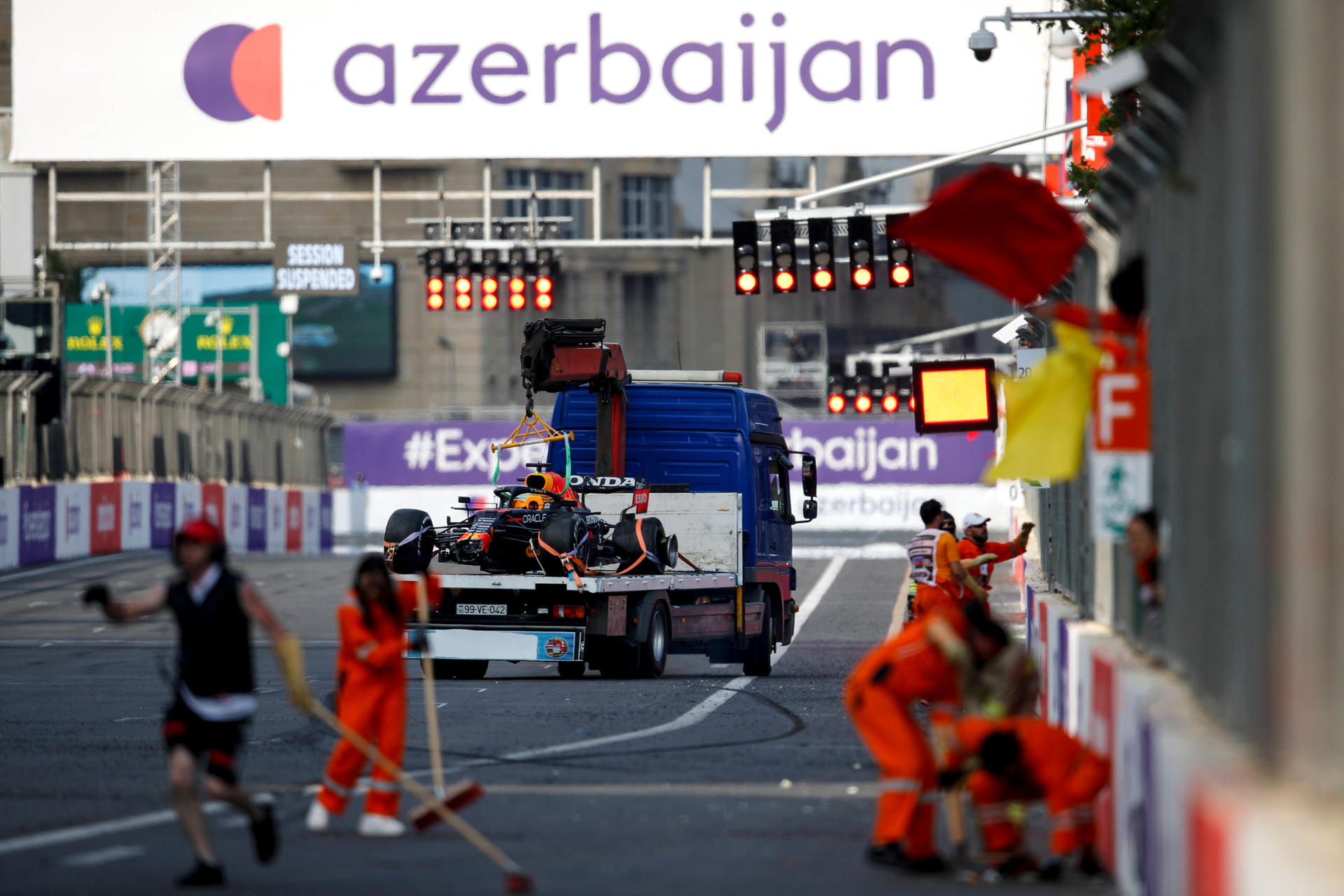 Max Verstappen crashte in Baku kurz vor Rennschluss.