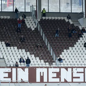 Zu Beginn der vergangenen Saison durften – wie hier gegen Heidenheim – einige Fans ans Millerntor.