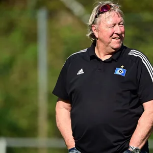 Horst Hrubesch am HSV-Campus