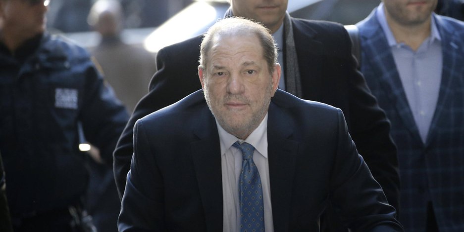 Ehemaliger Filmmogul Harvey Weinstein vor einem New Yorker Gericht