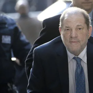 Ehemaliger Filmmogul Harvey Weinstein vor einem New Yorker Gericht