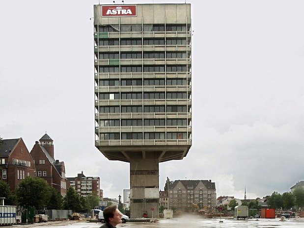 Der alte Astra-Turm auf St. Pauli verschwand 2005.