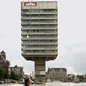 Der alte Astra-Turm auf St. Pauli verschwand 2005.