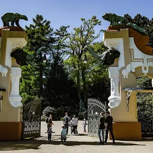 Das historische Jugenstil-Tor bei Hagenbeck