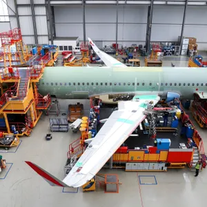 Airbus in Werkshalle