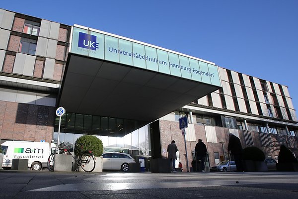 Der Haupteingang vom Universitätsklinikum Eppendorf.