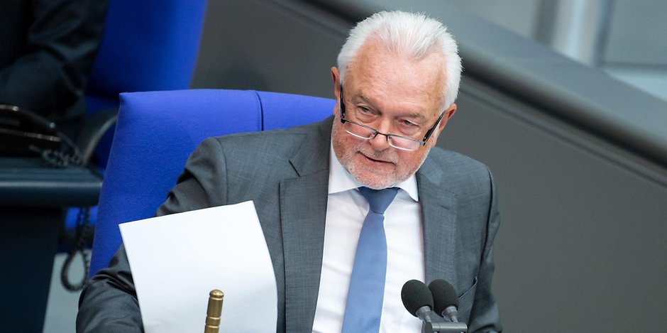 Bundestagsvizepräsident Wolfgang Kubicki (FDP) sitzt im Bundestag