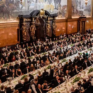 Das Matthiae-Mahl ist seit 1356 historisch belegt und damit das älteste noch begangene Festmahl der Welt.  Putin sorgte 1994 für den ersten und einzigen Eklat.Das Matthiae-Mahl ist seit 1356 historisch belegt und damit das älteste noch begangene Festmahl der Welt.  Putin sorgte 1994 für den ersten und einzigen Eklat.