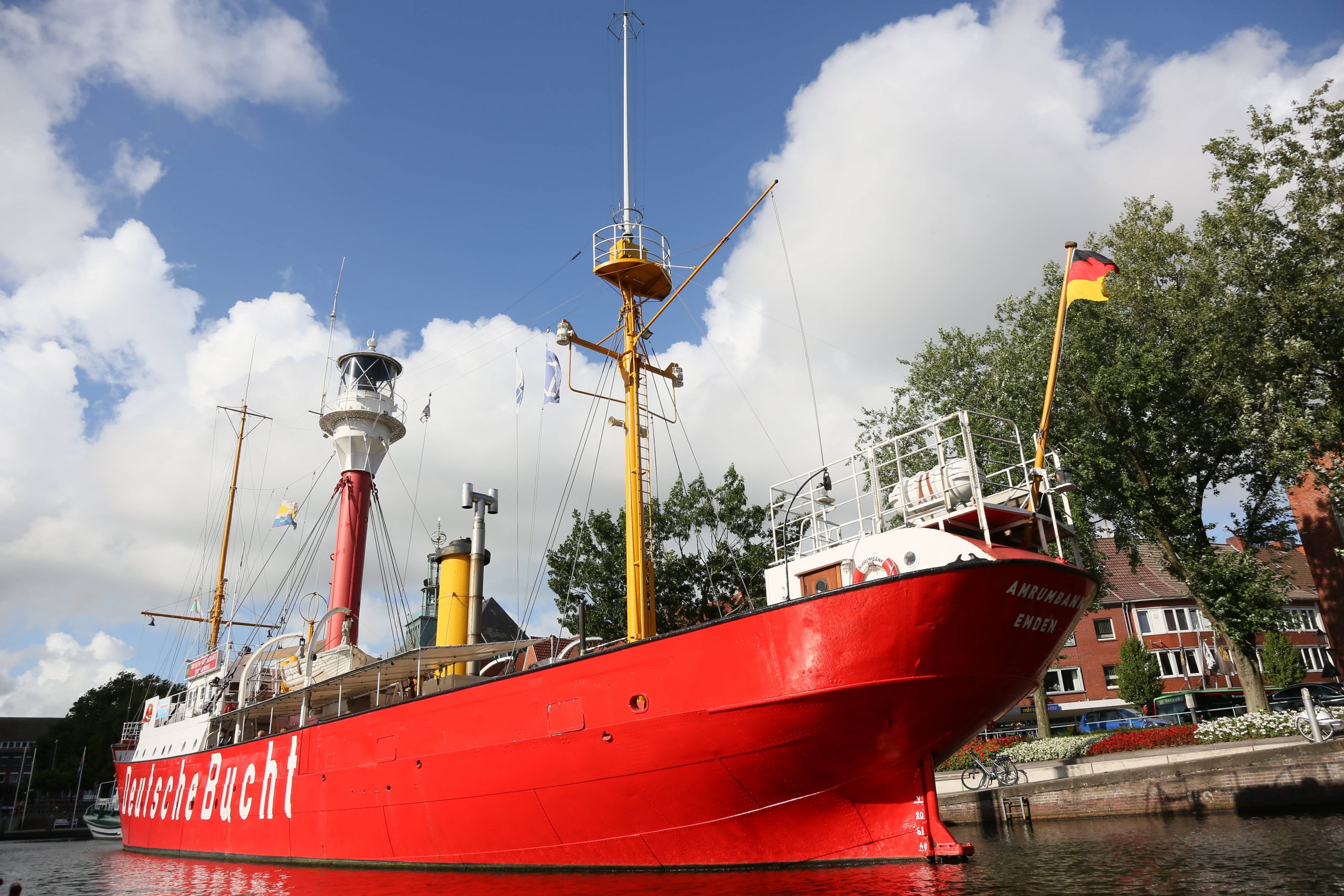 Das Museumsschiff „Deutsche Bucht“ im Emdener Binnenhafen.