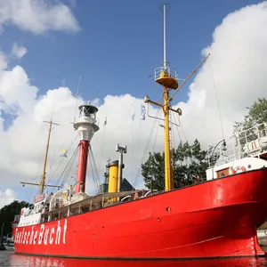 Das Museumsschiff „Deutsche Bucht“ im Emdener Binnenhafen.