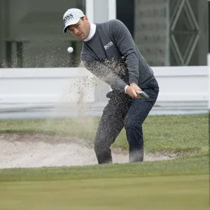 Martin Kaymer bei Golf-Turnier bei Hamburg von Gewitterwarnungen gestoppt