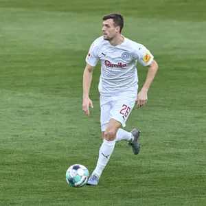 Nach drei Jahren und 96 Pflichtspielen für Kiel wechselt Jonas Meffert zum HSV.