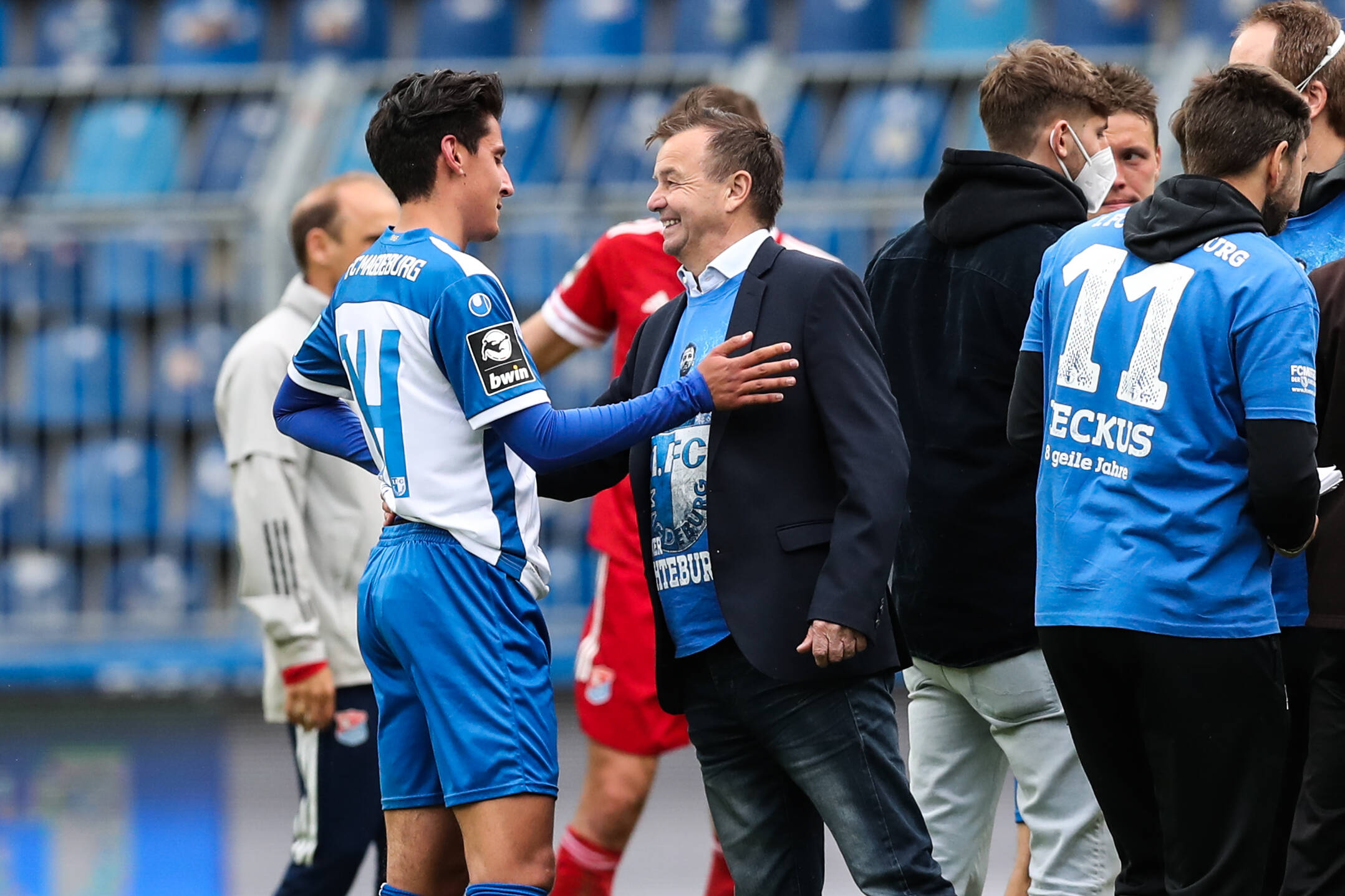 Magdeburgs Sportchef Otmar Schork kann sich über den Verbleib von Maximilian Franzke freuen.