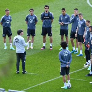 Bundestrainer Joachim Löw und die deutschen Nationalspieler
