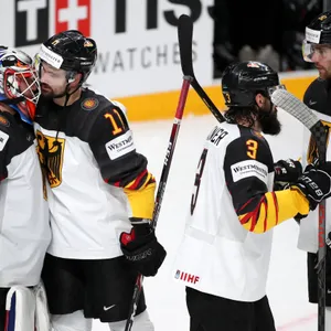 Die Enttäuschung der deutschen Eishockey-Nationalspieler nach der 1:6-Pleite gegen die USA war groß.