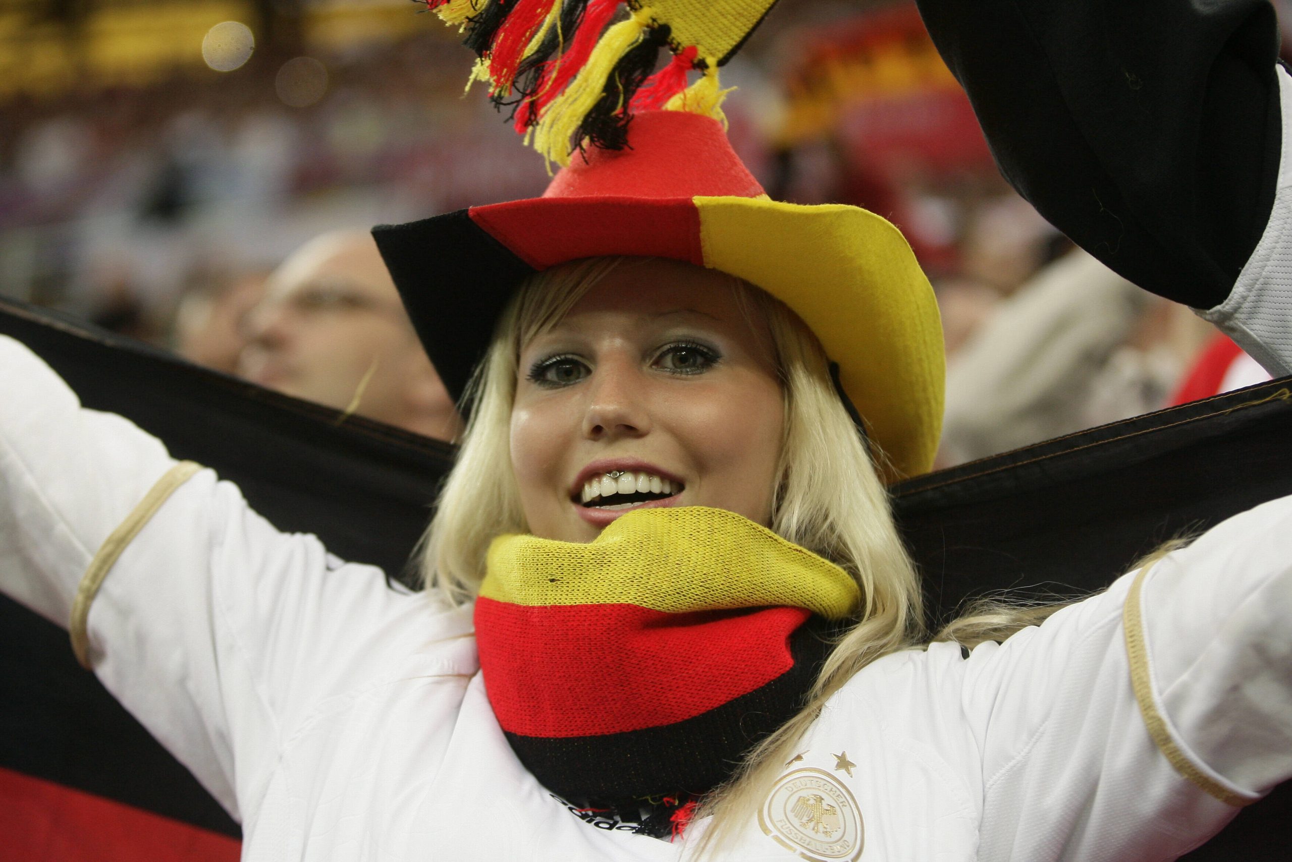 Ein Fan für Deutschland mit Bemalung im Gesicht