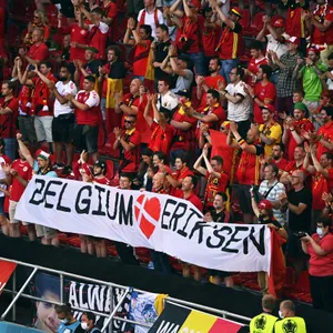 Auch Belgiens Fans hatten Genesungswünsche für Christian Eriksen dabei