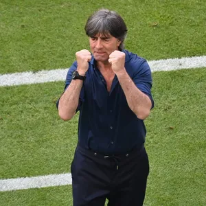 Jogi Löw bejubelt den deutschen Sieg gegen Portugal.