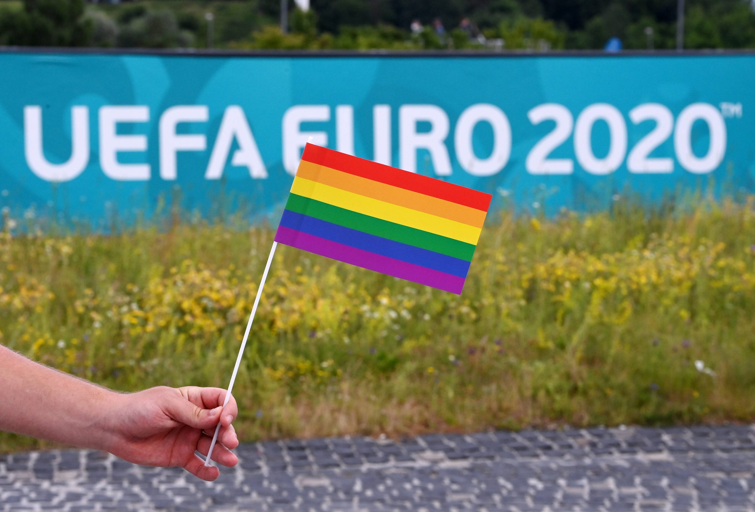 UEFA begrüßt Regenbogenwerbung