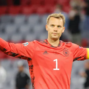 Manuel Neuer erntet Lob für Regenbogenbinde