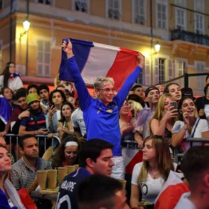 Frankreich Fans jubeln (Symbolbild)