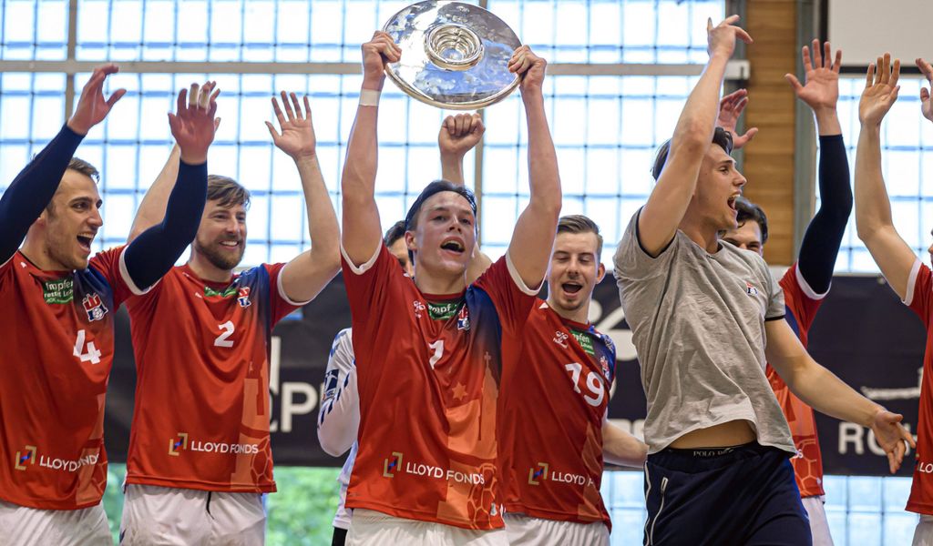 Hamburger Handballer feiern die Meisterschaft