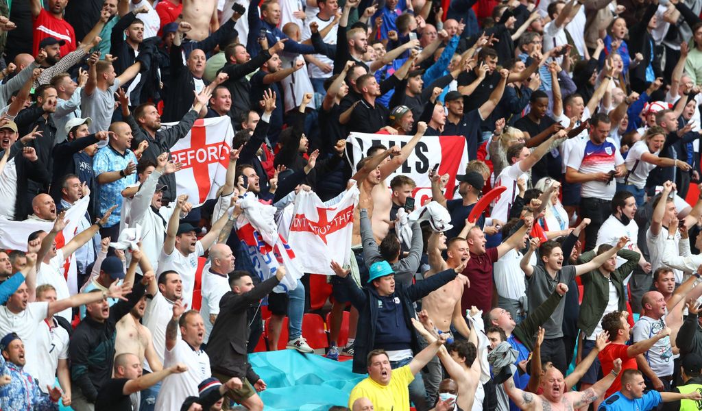 Englische Fans im Spiel gegen Deutschland