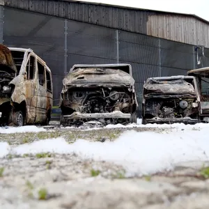 Brandsätze auf Polizeiautos in Bremen geworfen