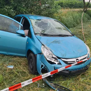 Der am Unfall beteiligte Corsa. Der Kleinwagen wurde abgeschleppt.