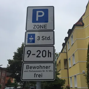 In Eimsbüttel und Altona-Nord gelten ab sofort Anwohnerparkzonen wie hier in Fuhlsbüttel.