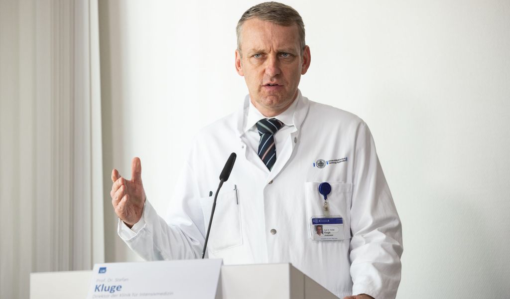 Stefan Kluge ist Leiter der Intensivmedizin am UKE.
