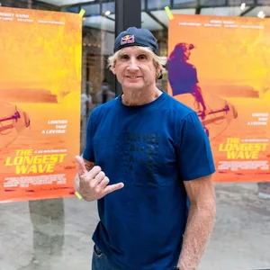 Surf-Legende Robby Naish präsentierte die Doku über sein Leben im Hamburger Zeise-Kino.