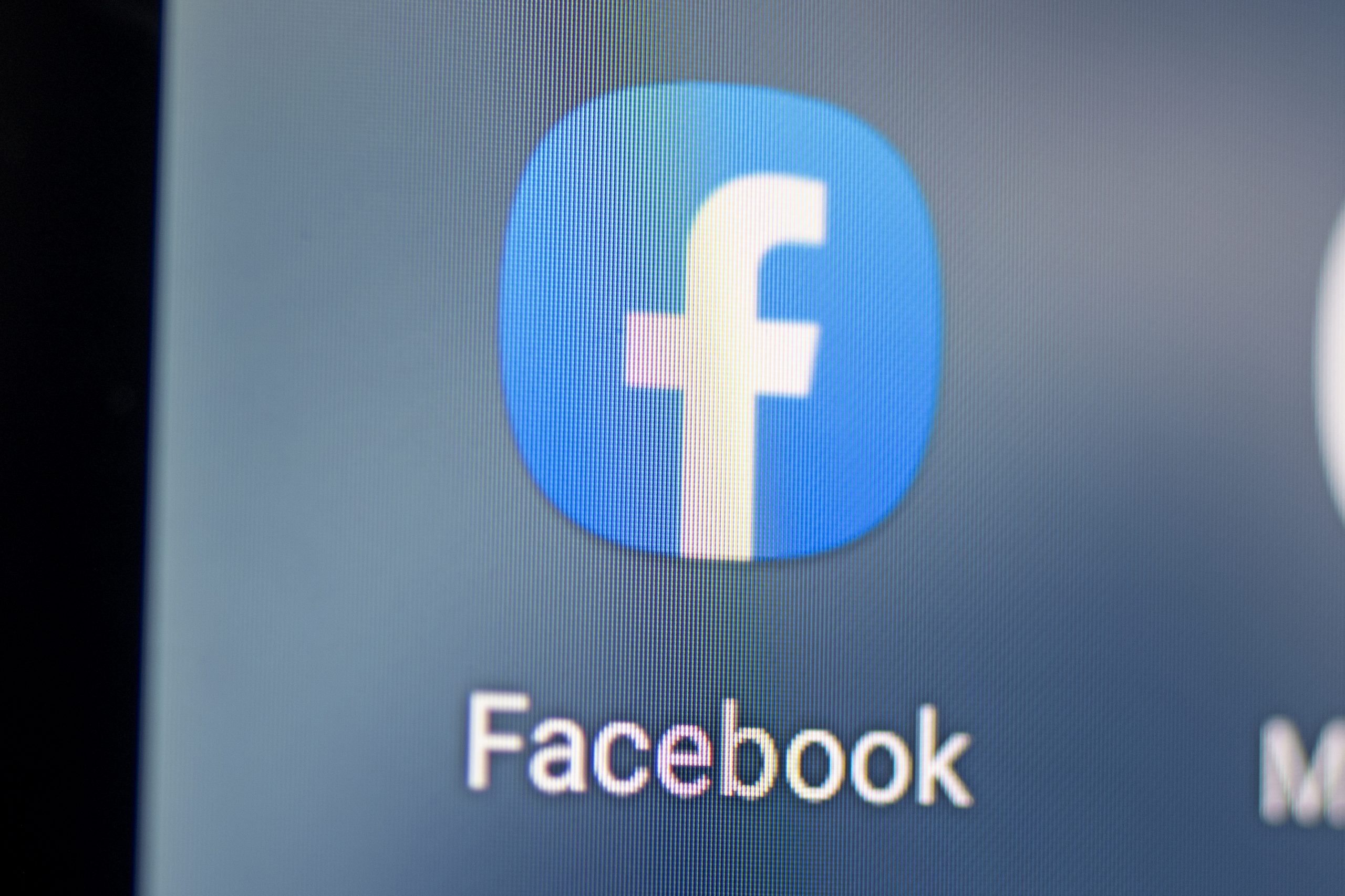 Facebook-Logo auf Handy-Bildschirm