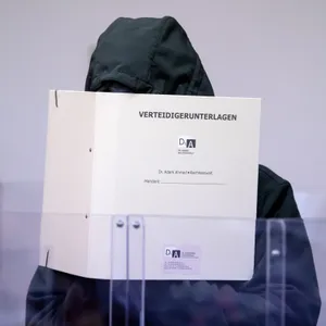 Angeklagter im Wolfsmasken-Prozess