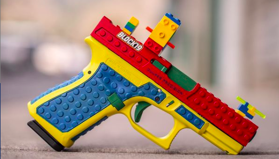 Mit dieser Waffe im Lego-Look hat sich die Firma Culper Precision mächtig Ärger eingehandelt.